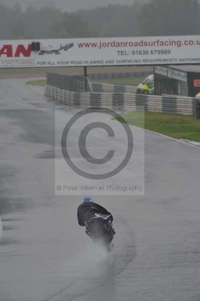 Mallory park Leicestershire;Mallory park photographs;Motorcycle action photographs;event digital images;eventdigitalimages;mallory park;no limits trackday;peter wileman photography;trackday;trackday digital images;trackday photos