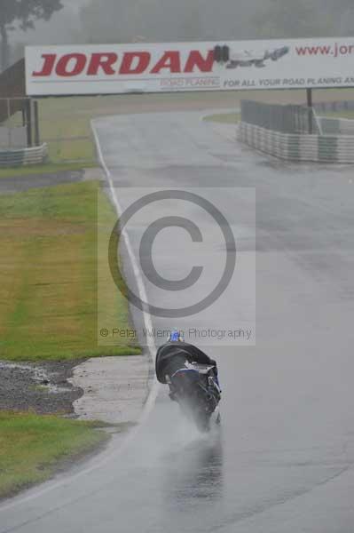 Mallory park Leicestershire;Mallory park photographs;Motorcycle action photographs;event digital images;eventdigitalimages;mallory park;no limits trackday;peter wileman photography;trackday;trackday digital images;trackday photos