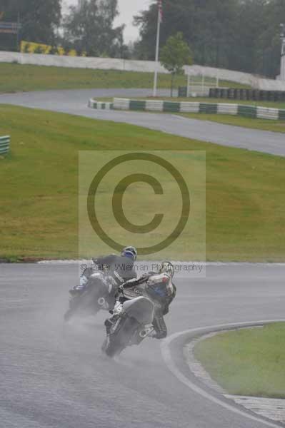 Mallory park Leicestershire;Mallory park photographs;Motorcycle action photographs;event digital images;eventdigitalimages;mallory park;no limits trackday;peter wileman photography;trackday;trackday digital images;trackday photos