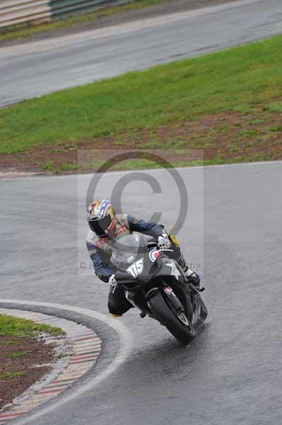 Mallory park Leicestershire;Mallory park photographs;Motorcycle action photographs;event digital images;eventdigitalimages;mallory park;no limits trackday;peter wileman photography;trackday;trackday digital images;trackday photos