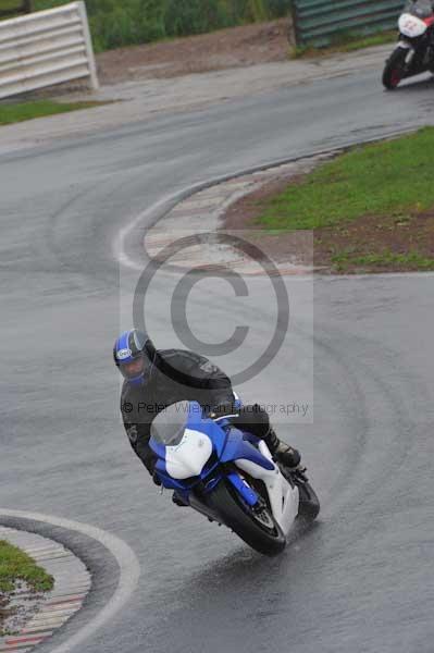 Mallory park Leicestershire;Mallory park photographs;Motorcycle action photographs;event digital images;eventdigitalimages;mallory park;no limits trackday;peter wileman photography;trackday;trackday digital images;trackday photos