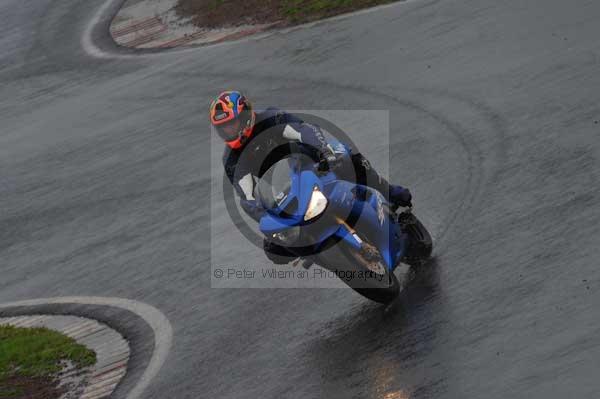 Mallory park Leicestershire;Mallory park photographs;Motorcycle action photographs;event digital images;eventdigitalimages;mallory park;no limits trackday;peter wileman photography;trackday;trackday digital images;trackday photos