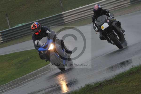 Mallory park Leicestershire;Mallory park photographs;Motorcycle action photographs;event digital images;eventdigitalimages;mallory park;no limits trackday;peter wileman photography;trackday;trackday digital images;trackday photos