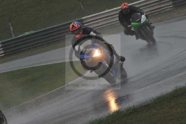 Mallory park Leicestershire;Mallory park photographs;Motorcycle action photographs;event digital images;eventdigitalimages;mallory park;no limits trackday;peter wileman photography;trackday;trackday digital images;trackday photos