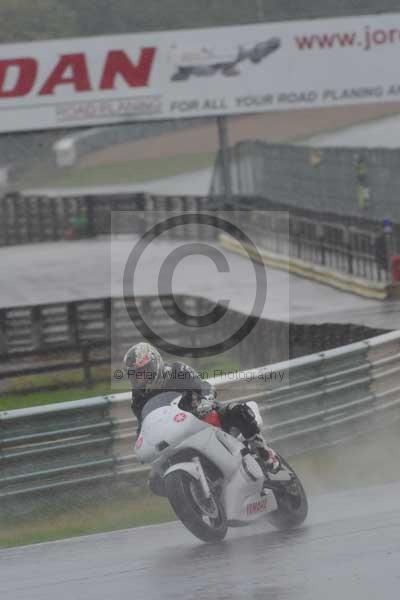 Mallory park Leicestershire;Mallory park photographs;Motorcycle action photographs;event digital images;eventdigitalimages;mallory park;no limits trackday;peter wileman photography;trackday;trackday digital images;trackday photos