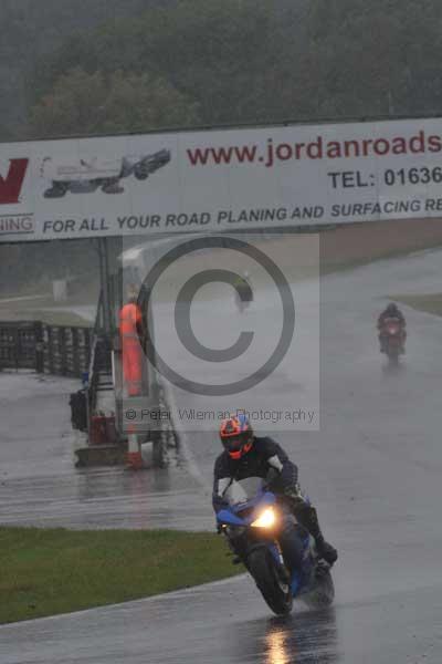 Mallory park Leicestershire;Mallory park photographs;Motorcycle action photographs;event digital images;eventdigitalimages;mallory park;no limits trackday;peter wileman photography;trackday;trackday digital images;trackday photos