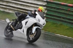 Mallory-park-Leicestershire;Mallory-park-photographs;Motorcycle-action-photographs;event-digital-images;eventdigitalimages;mallory-park;no-limits-trackday;peter-wileman-photography;trackday;trackday-digital-images;trackday-photos