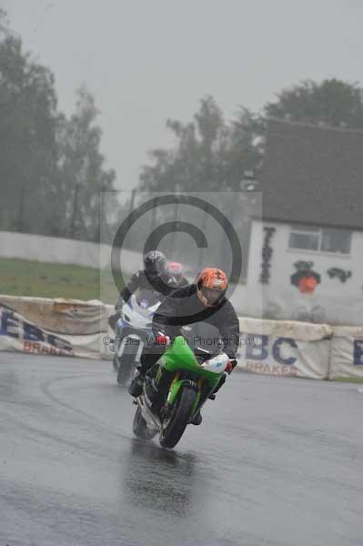 Mallory park Leicestershire;Mallory park photographs;Motorcycle action photographs;event digital images;eventdigitalimages;mallory park;no limits trackday;peter wileman photography;trackday;trackday digital images;trackday photos