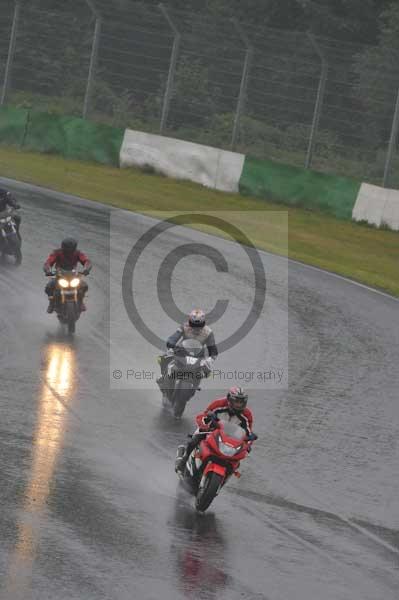 Mallory park Leicestershire;Mallory park photographs;Motorcycle action photographs;event digital images;eventdigitalimages;mallory park;no limits trackday;peter wileman photography;trackday;trackday digital images;trackday photos