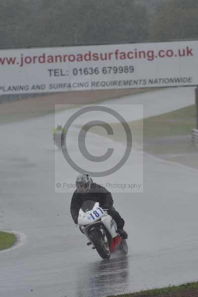 Mallory park Leicestershire;Mallory park photographs;Motorcycle action photographs;event digital images;eventdigitalimages;mallory park;no limits trackday;peter wileman photography;trackday;trackday digital images;trackday photos