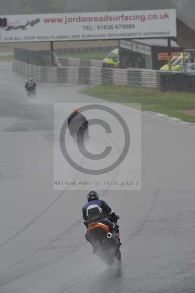 Mallory park Leicestershire;Mallory park photographs;Motorcycle action photographs;event digital images;eventdigitalimages;mallory park;no limits trackday;peter wileman photography;trackday;trackday digital images;trackday photos