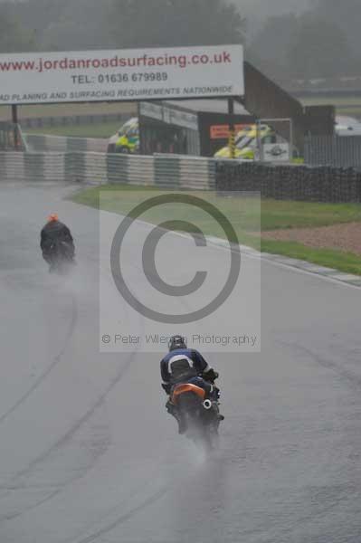 Mallory park Leicestershire;Mallory park photographs;Motorcycle action photographs;event digital images;eventdigitalimages;mallory park;no limits trackday;peter wileman photography;trackday;trackday digital images;trackday photos