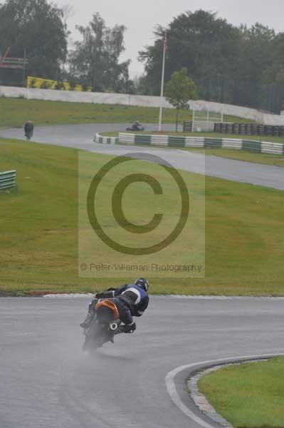 Mallory park Leicestershire;Mallory park photographs;Motorcycle action photographs;event digital images;eventdigitalimages;mallory park;no limits trackday;peter wileman photography;trackday;trackday digital images;trackday photos