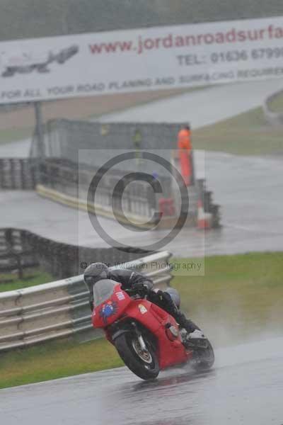 Mallory park Leicestershire;Mallory park photographs;Motorcycle action photographs;event digital images;eventdigitalimages;mallory park;no limits trackday;peter wileman photography;trackday;trackday digital images;trackday photos