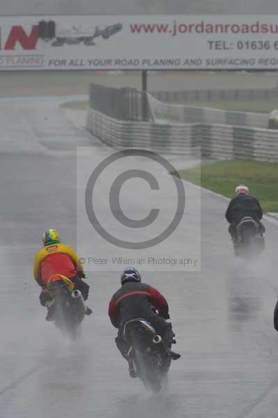 Mallory park Leicestershire;Mallory park photographs;Motorcycle action photographs;event digital images;eventdigitalimages;mallory park;no limits trackday;peter wileman photography;trackday;trackday digital images;trackday photos