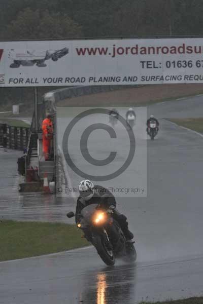 Mallory park Leicestershire;Mallory park photographs;Motorcycle action photographs;event digital images;eventdigitalimages;mallory park;no limits trackday;peter wileman photography;trackday;trackday digital images;trackday photos