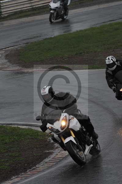 Mallory park Leicestershire;Mallory park photographs;Motorcycle action photographs;event digital images;eventdigitalimages;mallory park;no limits trackday;peter wileman photography;trackday;trackday digital images;trackday photos