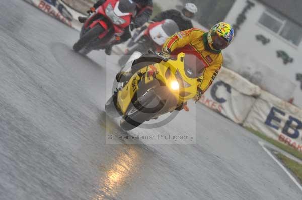 Mallory park Leicestershire;Mallory park photographs;Motorcycle action photographs;event digital images;eventdigitalimages;mallory park;no limits trackday;peter wileman photography;trackday;trackday digital images;trackday photos