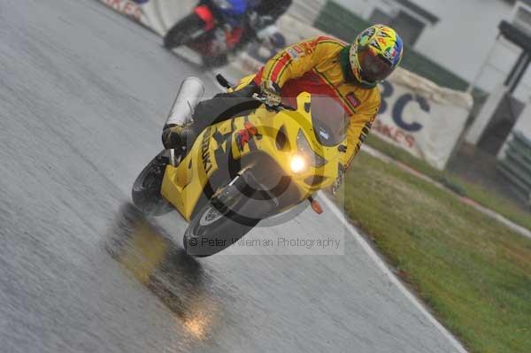 Mallory park Leicestershire;Mallory park photographs;Motorcycle action photographs;event digital images;eventdigitalimages;mallory park;no limits trackday;peter wileman photography;trackday;trackday digital images;trackday photos