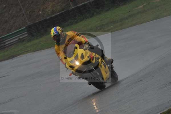 Mallory park Leicestershire;Mallory park photographs;Motorcycle action photographs;event digital images;eventdigitalimages;mallory park;no limits trackday;peter wileman photography;trackday;trackday digital images;trackday photos