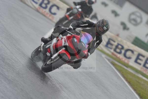 Mallory park Leicestershire;Mallory park photographs;Motorcycle action photographs;event digital images;eventdigitalimages;mallory park;no limits trackday;peter wileman photography;trackday;trackday digital images;trackday photos