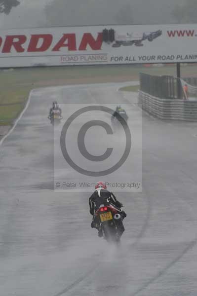 Mallory park Leicestershire;Mallory park photographs;Motorcycle action photographs;event digital images;eventdigitalimages;mallory park;no limits trackday;peter wileman photography;trackday;trackday digital images;trackday photos