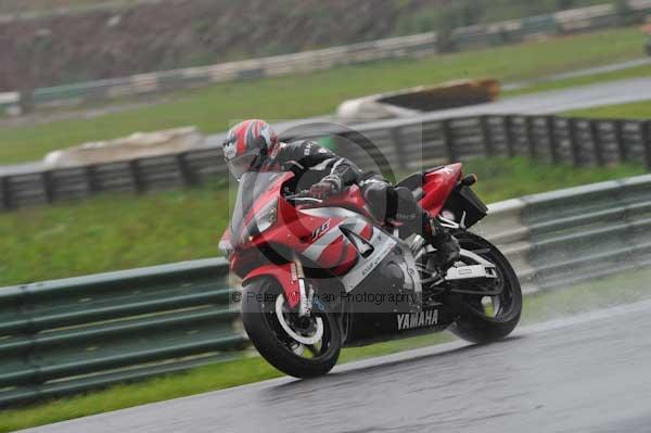 Mallory park Leicestershire;Mallory park photographs;Motorcycle action photographs;event digital images;eventdigitalimages;mallory park;no limits trackday;peter wileman photography;trackday;trackday digital images;trackday photos