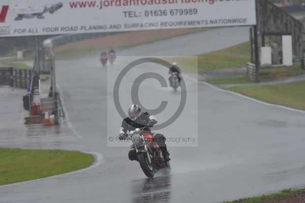 Mallory park Leicestershire;Mallory park photographs;Motorcycle action photographs;event digital images;eventdigitalimages;mallory park;no limits trackday;peter wileman photography;trackday;trackday digital images;trackday photos