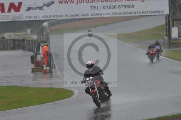 Mallory park Leicestershire;Mallory park photographs;Motorcycle action photographs;event digital images;eventdigitalimages;mallory park;no limits trackday;peter wileman photography;trackday;trackday digital images;trackday photos