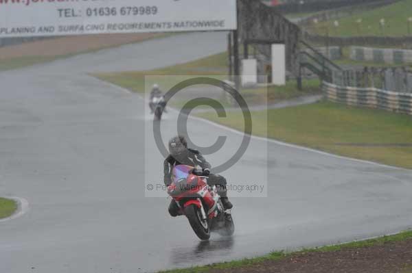 Mallory park Leicestershire;Mallory park photographs;Motorcycle action photographs;event digital images;eventdigitalimages;mallory park;no limits trackday;peter wileman photography;trackday;trackday digital images;trackday photos