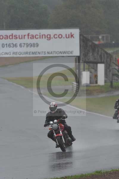 Mallory park Leicestershire;Mallory park photographs;Motorcycle action photographs;event digital images;eventdigitalimages;mallory park;no limits trackday;peter wileman photography;trackday;trackday digital images;trackday photos