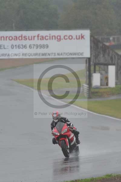 Mallory park Leicestershire;Mallory park photographs;Motorcycle action photographs;event digital images;eventdigitalimages;mallory park;no limits trackday;peter wileman photography;trackday;trackday digital images;trackday photos