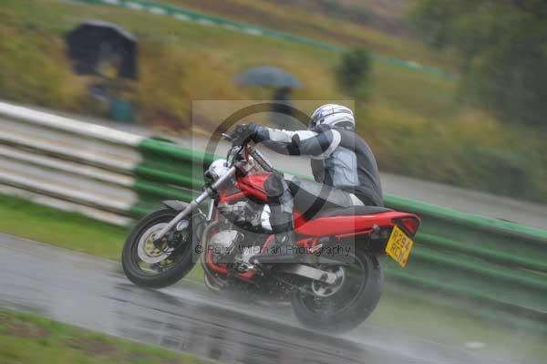 Mallory park Leicestershire;Mallory park photographs;Motorcycle action photographs;event digital images;eventdigitalimages;mallory park;no limits trackday;peter wileman photography;trackday;trackday digital images;trackday photos