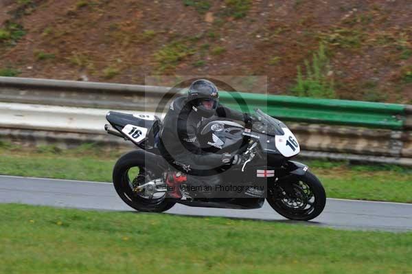 Mallory park Leicestershire;Mallory park photographs;Motorcycle action photographs;event digital images;eventdigitalimages;mallory park;no limits trackday;peter wileman photography;trackday;trackday digital images;trackday photos