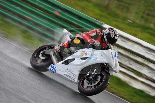 Mallory park Leicestershire;Mallory park photographs;Motorcycle action photographs;event digital images;eventdigitalimages;mallory park;no limits trackday;peter wileman photography;trackday;trackday digital images;trackday photos