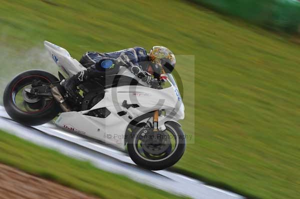 Mallory park Leicestershire;Mallory park photographs;Motorcycle action photographs;event digital images;eventdigitalimages;mallory park;no limits trackday;peter wileman photography;trackday;trackday digital images;trackday photos