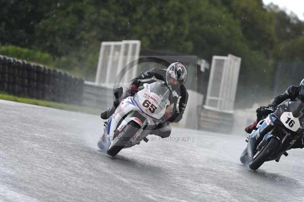 Mallory park Leicestershire;Mallory park photographs;Motorcycle action photographs;event digital images;eventdigitalimages;mallory park;no limits trackday;peter wileman photography;trackday;trackday digital images;trackday photos