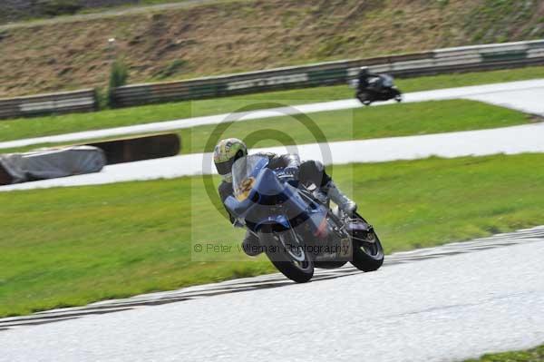 Mallory park Leicestershire;Mallory park photographs;Motorcycle action photographs;event digital images;eventdigitalimages;mallory park;no limits trackday;peter wileman photography;trackday;trackday digital images;trackday photos