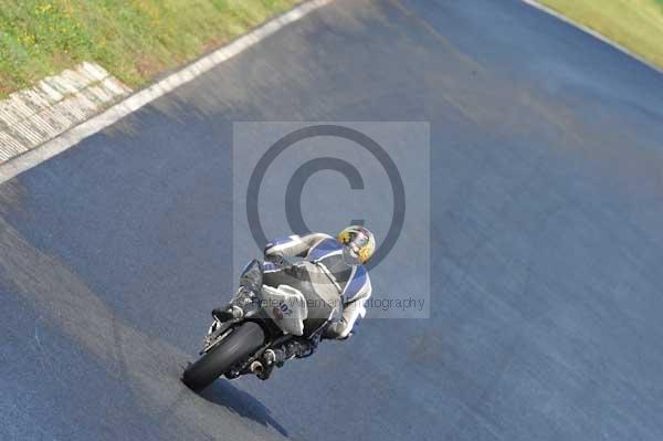 Mallory park Leicestershire;Mallory park photographs;Motorcycle action photographs;event digital images;eventdigitalimages;mallory park;no limits trackday;peter wileman photography;trackday;trackday digital images;trackday photos