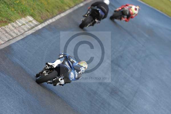 Mallory park Leicestershire;Mallory park photographs;Motorcycle action photographs;event digital images;eventdigitalimages;mallory park;no limits trackday;peter wileman photography;trackday;trackday digital images;trackday photos