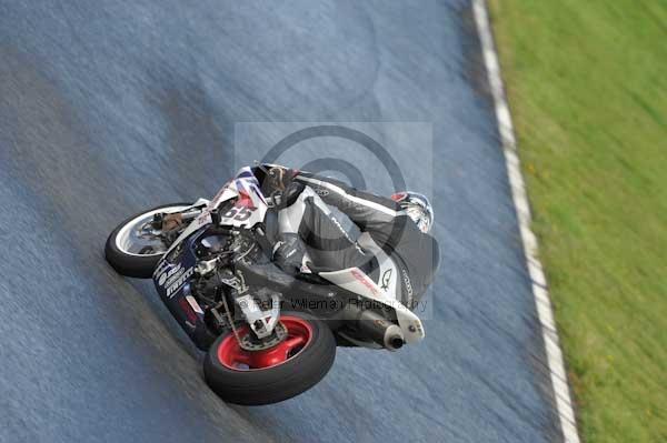 Mallory park Leicestershire;Mallory park photographs;Motorcycle action photographs;event digital images;eventdigitalimages;mallory park;no limits trackday;peter wileman photography;trackday;trackday digital images;trackday photos