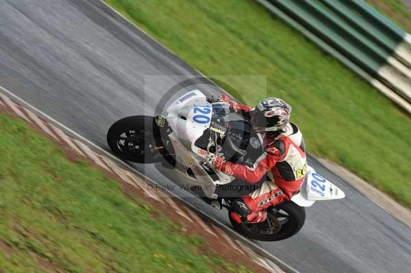 Mallory park Leicestershire;Mallory park photographs;Motorcycle action photographs;event digital images;eventdigitalimages;mallory park;no limits trackday;peter wileman photography;trackday;trackday digital images;trackday photos