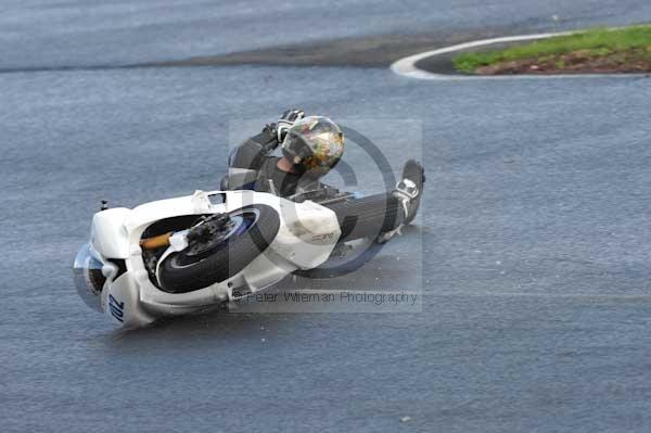 Mallory park Leicestershire;Mallory park photographs;Motorcycle action photographs;event digital images;eventdigitalimages;mallory park;no limits trackday;peter wileman photography;trackday;trackday digital images;trackday photos