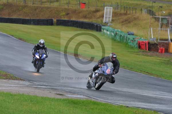 Mallory park Leicestershire;Mallory park photographs;Motorcycle action photographs;event digital images;eventdigitalimages;mallory park;no limits trackday;peter wileman photography;trackday;trackday digital images;trackday photos