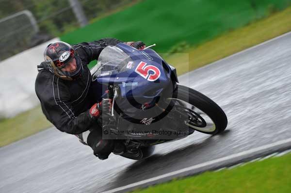 Mallory park Leicestershire;Mallory park photographs;Motorcycle action photographs;event digital images;eventdigitalimages;mallory park;no limits trackday;peter wileman photography;trackday;trackday digital images;trackday photos