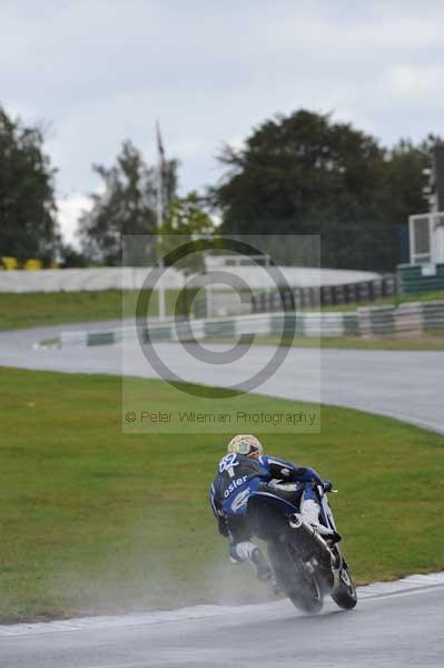 Mallory park Leicestershire;Mallory park photographs;Motorcycle action photographs;event digital images;eventdigitalimages;mallory park;no limits trackday;peter wileman photography;trackday;trackday digital images;trackday photos