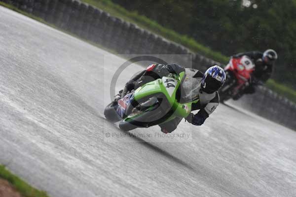 Mallory park Leicestershire;Mallory park photographs;Motorcycle action photographs;event digital images;eventdigitalimages;mallory park;no limits trackday;peter wileman photography;trackday;trackday digital images;trackday photos