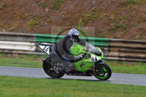 Mallory park Leicestershire;Mallory park photographs;Motorcycle action photographs;event digital images;eventdigitalimages;mallory park;no limits trackday;peter wileman photography;trackday;trackday digital images;trackday photos