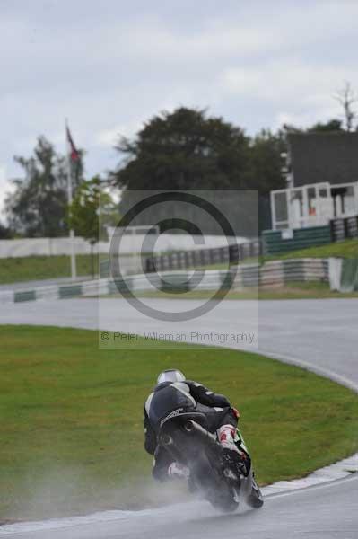 Mallory park Leicestershire;Mallory park photographs;Motorcycle action photographs;event digital images;eventdigitalimages;mallory park;no limits trackday;peter wileman photography;trackday;trackday digital images;trackday photos