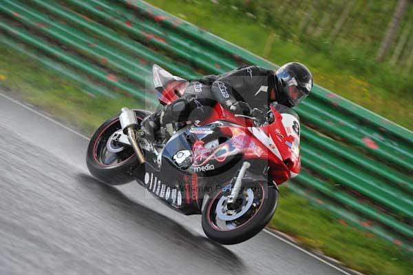 Mallory park Leicestershire;Mallory park photographs;Motorcycle action photographs;event digital images;eventdigitalimages;mallory park;no limits trackday;peter wileman photography;trackday;trackday digital images;trackday photos